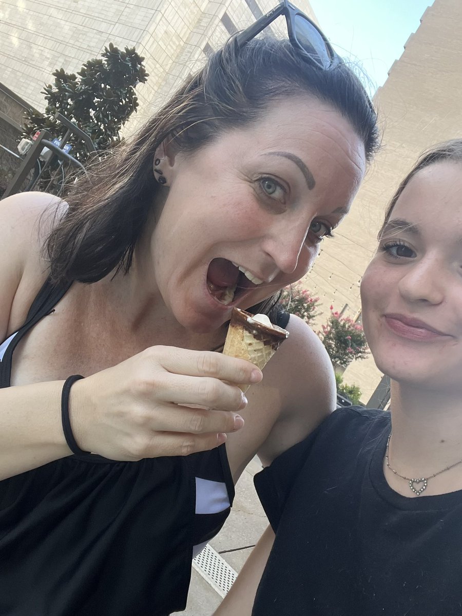 Ice Cream Selfie
<a href="/SHARDEECRYSTAL/">C Cavitt</a> <a href="/JackLoweSrES/">Jack Lowe Sr. ES Personalized Learning Campus</a> #loweselfiechallenge #Everythinginexcellence