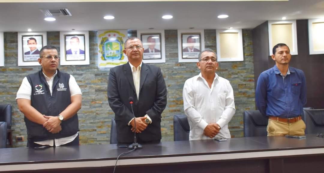 GADPichincha's tweet photo. ¡importante!

Nos solidarizamos con los hermanos del cantón Manta.

GAD Municipal, rinde homenaje póstumo a Agustín Intriago, extinto alcalde de Manta; en el salón Auditórium con la presencia del cuerpo edilicio y funcionarios de la institución. https://t.co/Ym68l5OlDf