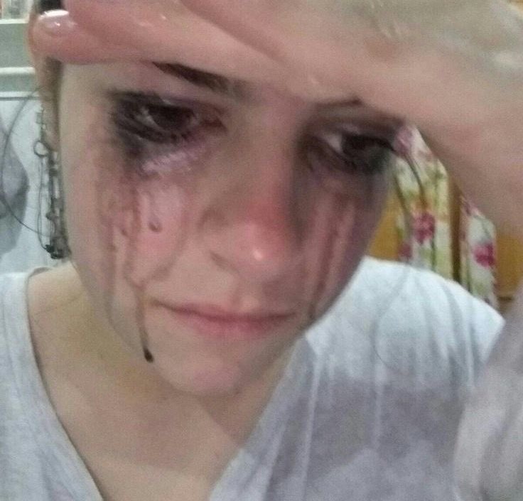 Yo mirando el primer capítulo de la novela de Marilina en telefuturo desde que empezó hasta que terminó: