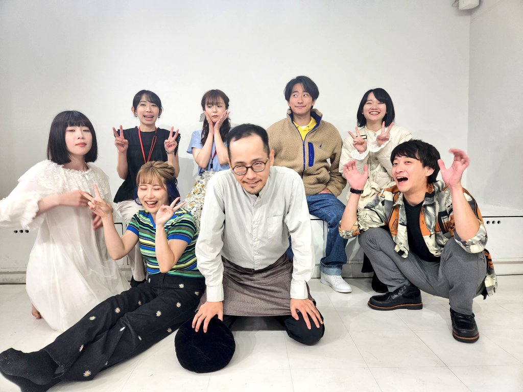 nns_perla630's tweet photo. おはようございます
最終日の朝です

16:00 残りわずか
19:30 余裕あり

※開場は開演の20分前
※上演時間約70分
※遅れてのご入場はできません
※冷房強めのため羽織もの持参推奨

1時間で1年間を巡るのも今日で終わり
まだお席ございます
どうかこの8人の生活を感じに来てください

#雪月風花小品集 https://t.co/VdT2iUGkpK
