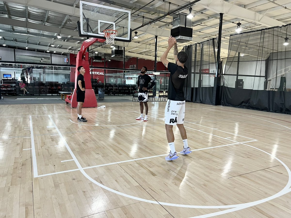 Adam Barnes tweet media