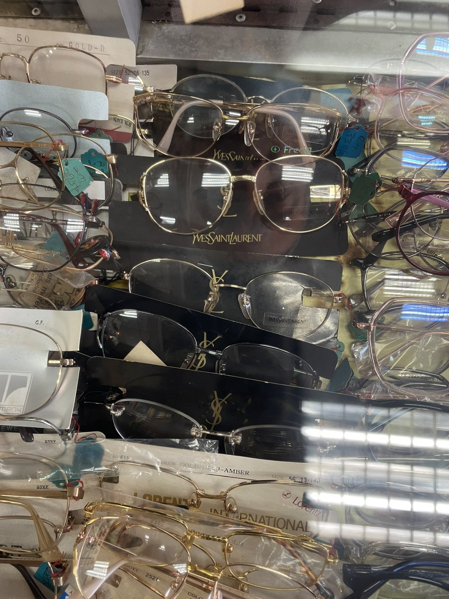 DArdcollar's tweet photo. stumbled upon a 50-year-old spectacle shop today. The owner asked if I would be interested helping him selling the old frames online. Should i? https://t.co/Ihcp9ICHRh