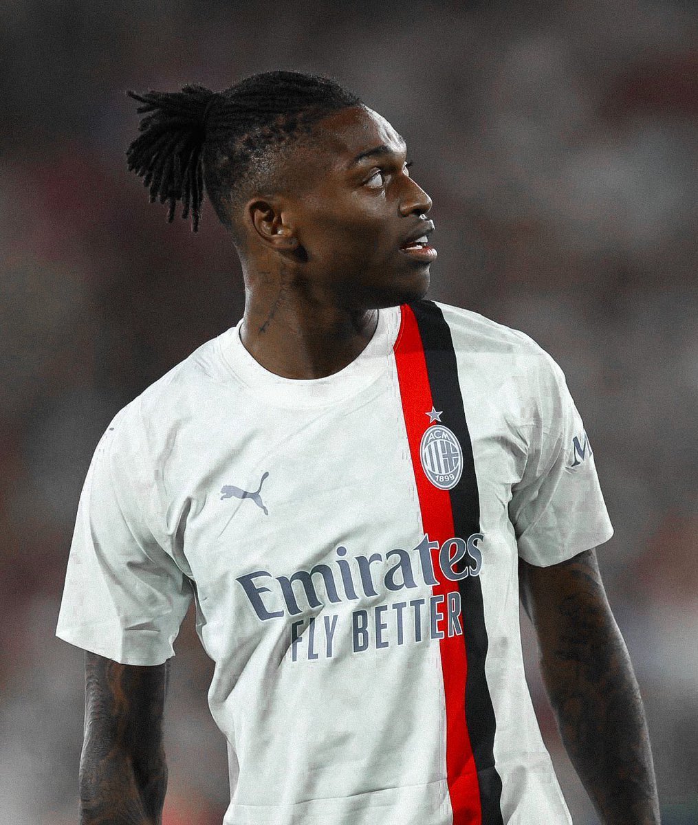 Absurdo de linda a nova camisola do Milan 😍