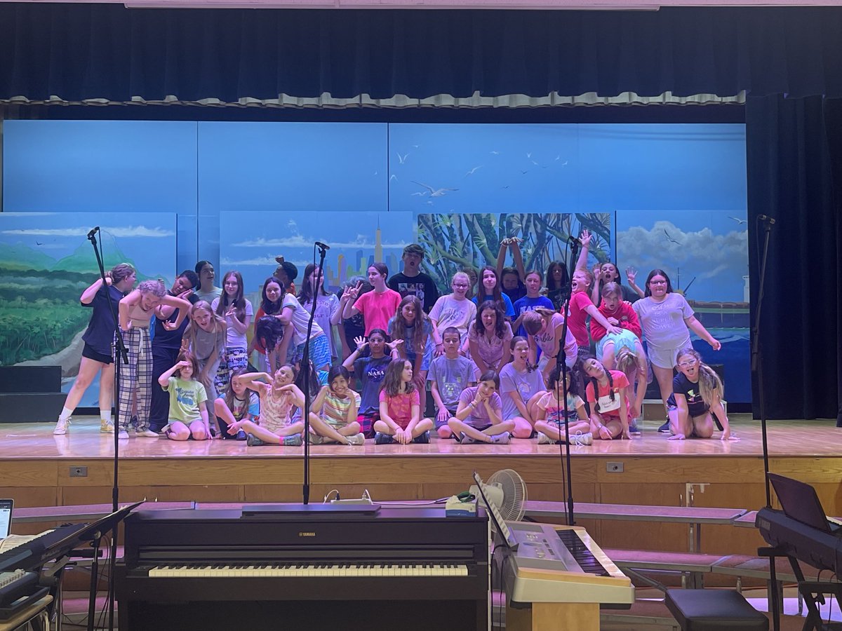 WGMSMusic's tweet photo. Pajama day for Junior Theater! 😴🥱 ⁦@WestGeneseeCSD⁩ ⁦@WGFineArts⁩ https://t.co/eFNhkvwYMF