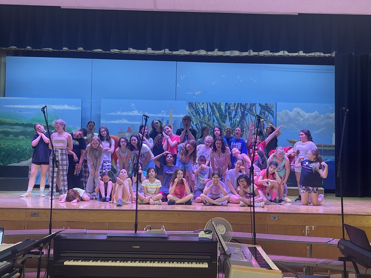 Pajama day for Junior Theater! 😴🥱 ⁦<a href="/WestGeneseeCSD/">West Genesee Schools</a>⁩ ⁦<a href="/WGFineArts/">West Genesee Fine Arts</a>⁩