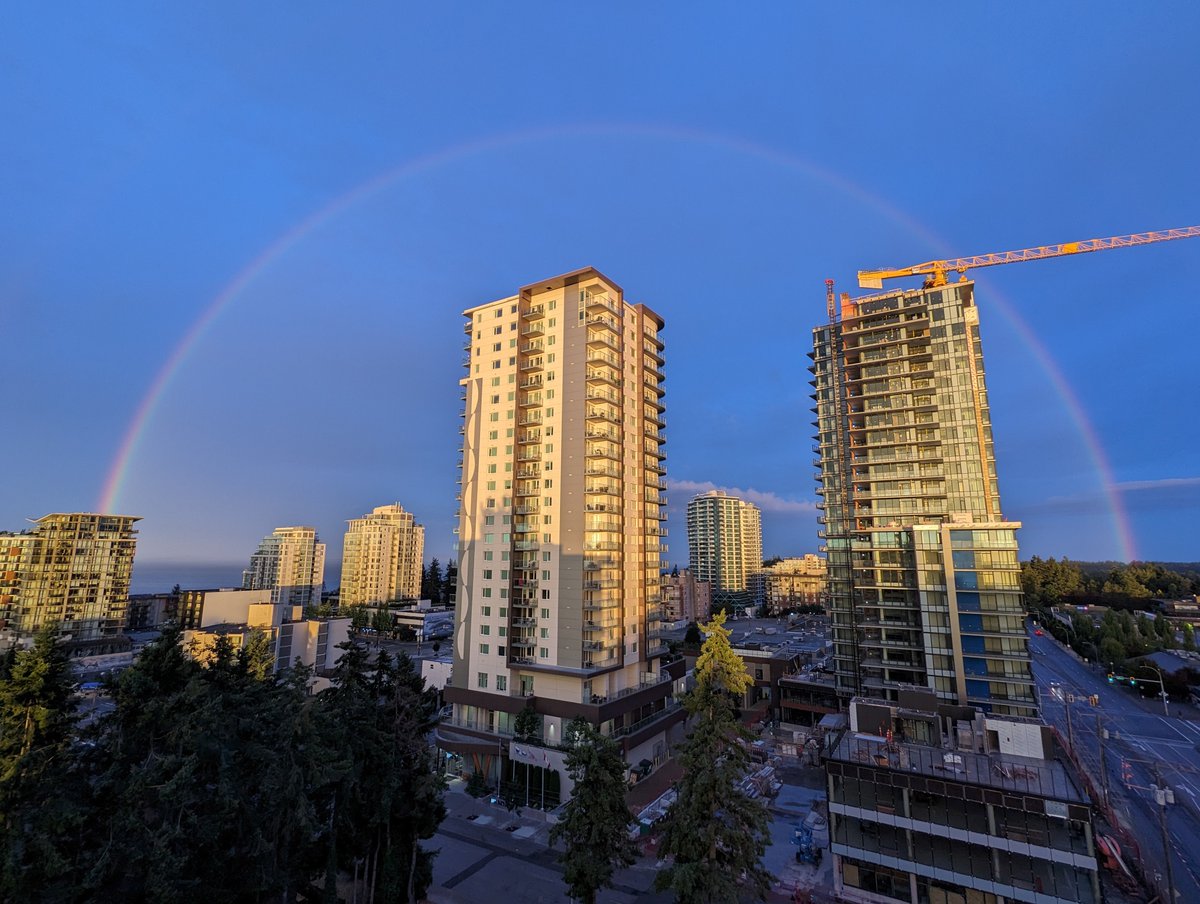 KGordonGlobalBC's tweet photo. A good omen early Monday morning as rainfall moved in over the Lower Mainland.
1. Langley - : Torrey Warkentin 
2. South Surrey - Sean Collins
3. White Rock - Randy Pierce 
4. White Rock - Robert Barnes
#globalbc #globalbcweatherwindow #bc #rainbow #whiterock #southsurrey #langle https://t.co/WJhvVLgyfP