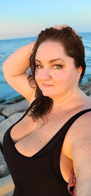 Twas Golden Hour at the beach! https://t.co/Ek8nJRE48b<a href="/tag/mvsales"class="tags"><span>#mvsales</span></a>