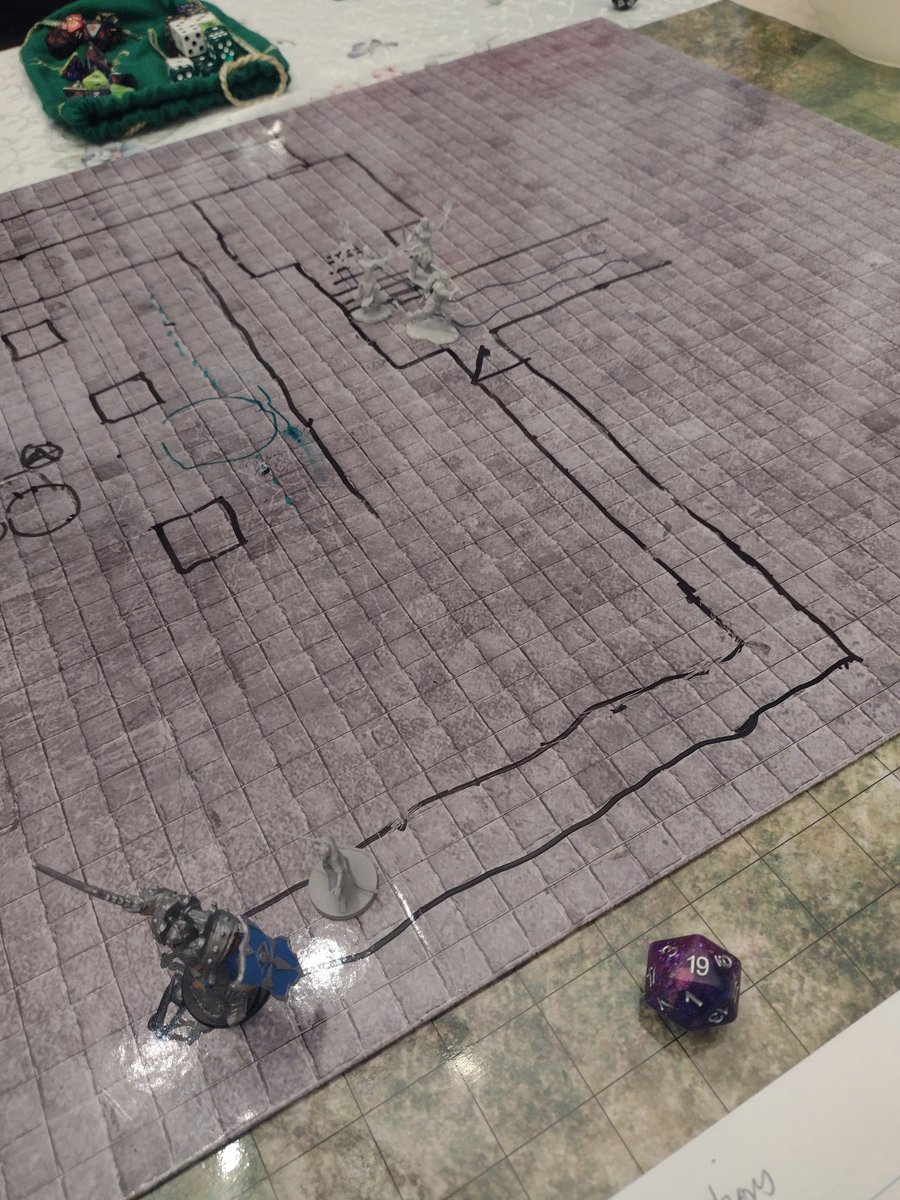 animejunki71's tweet photo. When you start ROFLMAO at the thought of your #companion who you've nicknamed "The Wall" who is a 6'8" #EldritchKnight trying to walk down a narrow corridor while making sound effects & suggesting they use some of that slime to ease their way๐คฃ๐คฃ #dnd #dungeonsanddragons https://t.co/66huQG9dg5