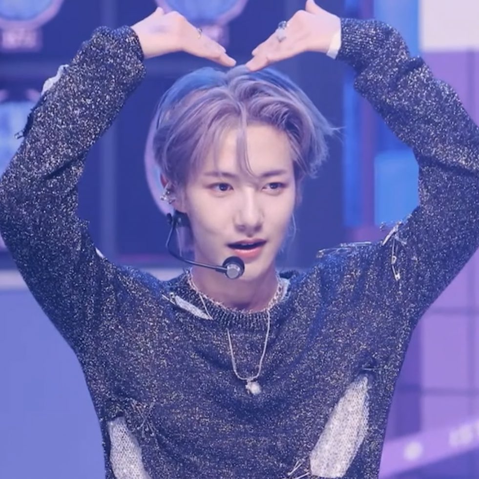 323h_rj's tweet photo. It's RENJUN Appreciation Day 🦊💛
Let's Drop the # 

HUANG RENJUN THANK YOU 
#런쥔 #RENJUN #NCT런쥔 https://t.co/32vYapPGgA