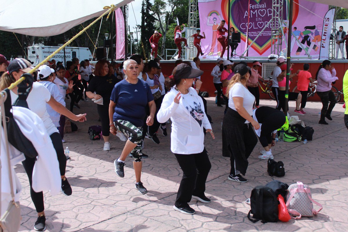 IztacalcoAl's tweet photo. El #deporte siempre será uno de los ejes prioritarios y acciones para el bienestar social en #Iztacalco. El día de hoy se realizó una #SuperClase de #BaileFitness. Agradecemos su asistencia y participación. Las actividades recreativas mejoran nuestra salud, humor y estado físico. https://t.co/L1KOQuixPD