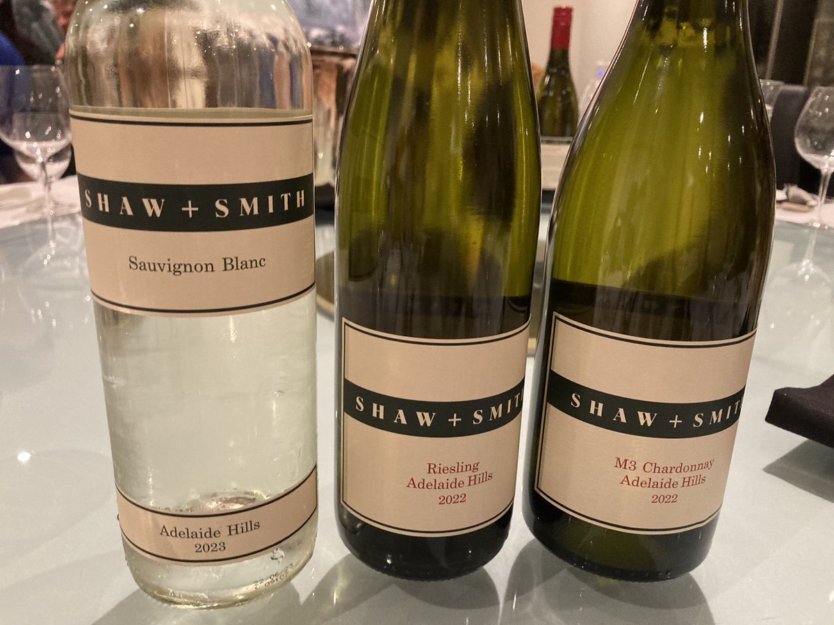 It is 34 years ago that I attended the first of the @shawandsmith sauvignon blanc tastings. The 2023 is a ripper and great to taste with Martin Shaw. #wine #winelovers @adelhillswine wdwineoftheweek.blogspot.com/2023/07/shaw-s…