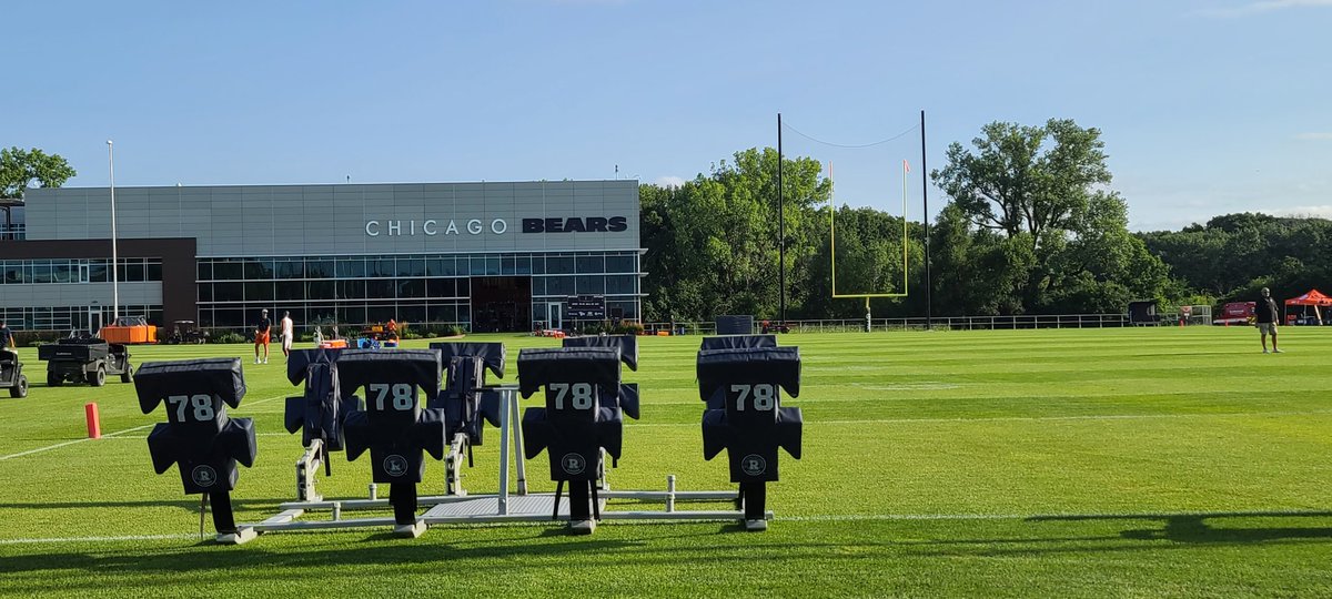 RT @GBraggsJr23: The Chicago Bears report to Halas Hall TODAY!

The off-season is OVER!!! https://t.co/IoNlmJqHt5