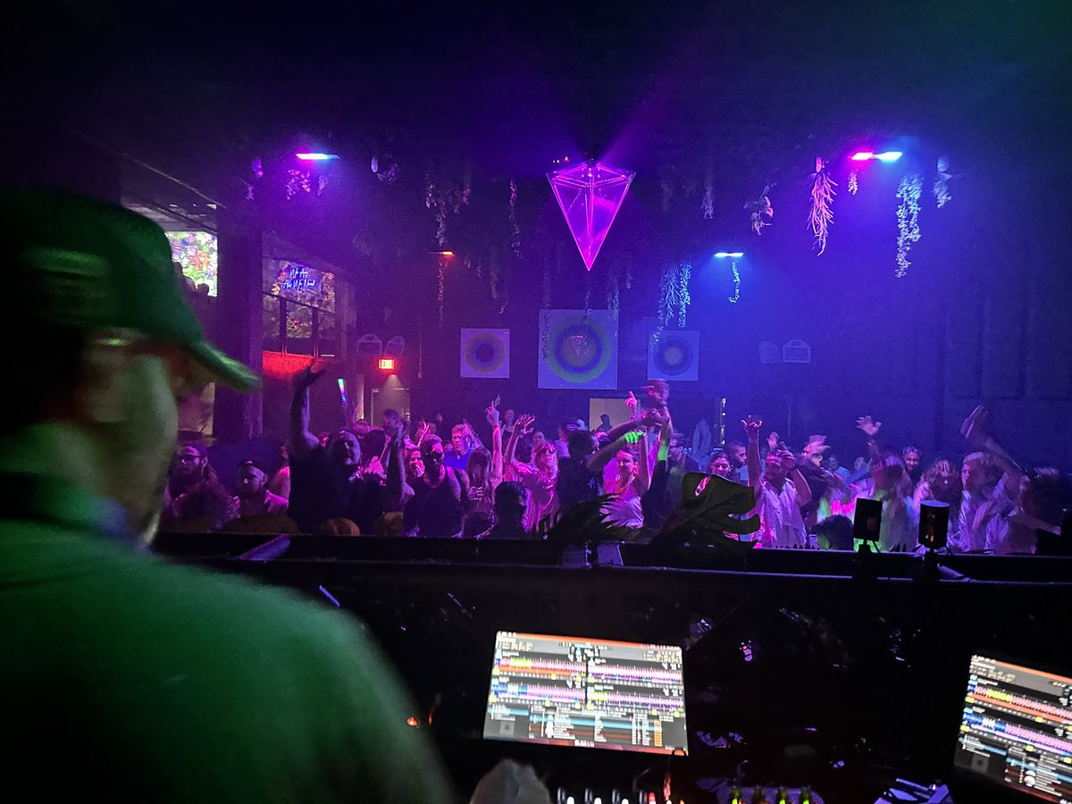 Cocodrills's tweet photo. @platformdsm thank you 🙏🏼 for raving with us! Years in the making but we finally came to party with yall 🙌🏼🔊 https://t.co/MpasfgnqPH