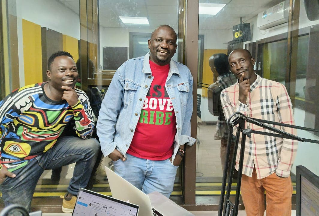 GhettoRadio895's tweet photo. Early to bed, early to rise, makes someone healthy and wealthy 🤑 in life.
Tusharauka, ready for #Brekko join @MajimajiKenya @King_Kafu and @deejaykatta 
Tuchapiane 🤙 0711443886 Text us 20895
Good morning 🌄 https://t.co/Z5sciOklPI