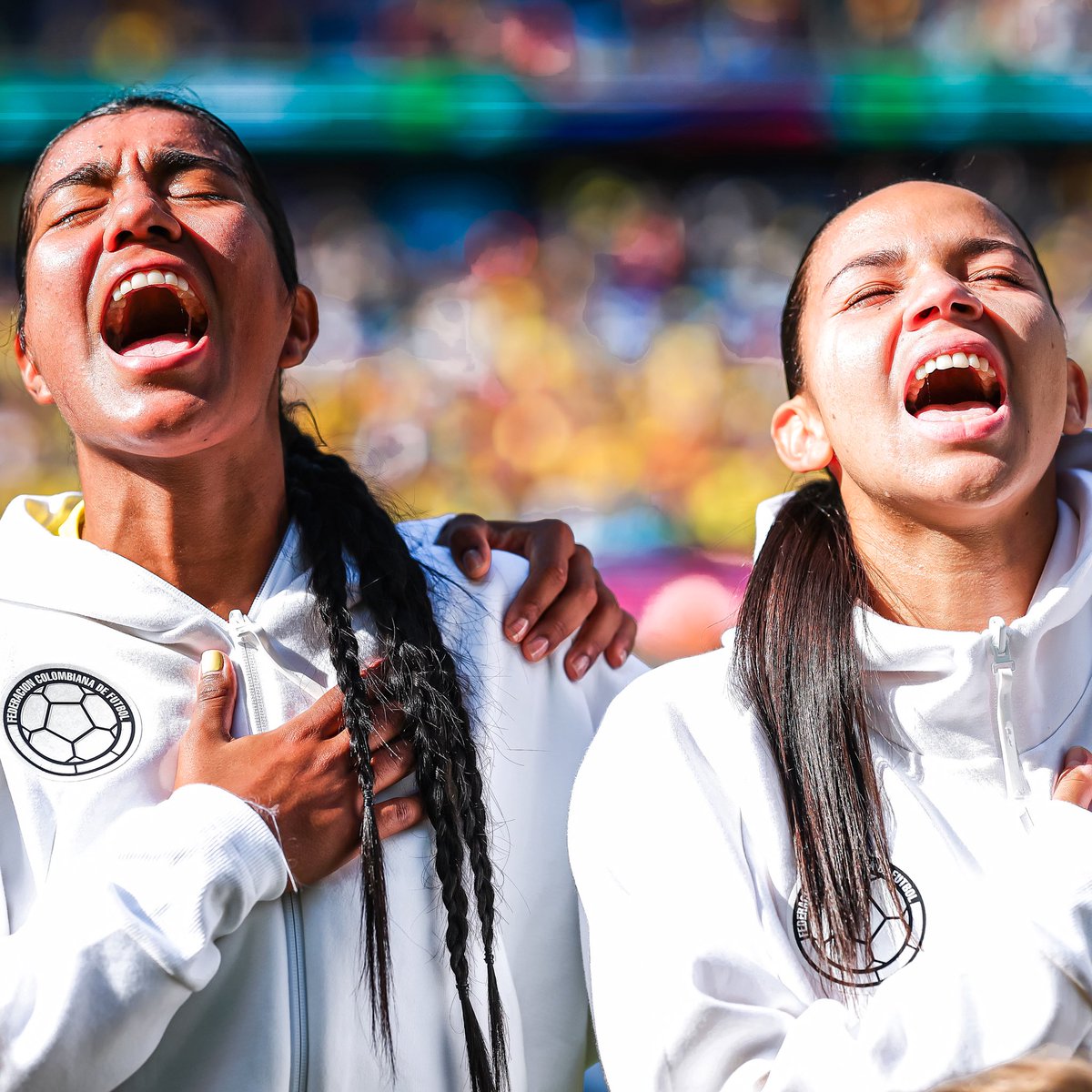 FCFSeleccionCol's tweet photo. 📸 𝘾𝙊𝙉 𝙀𝙇 𝘼𝙇𝙈𝘼 🥹🗣️

¡Así se canta nuestro himno en un debut Mundialista!

@FIFAWWC 

#PersiguiendoUnSueño
#TodosSomosColombia 🇨🇴 https://t.co/YRABFhWdHV