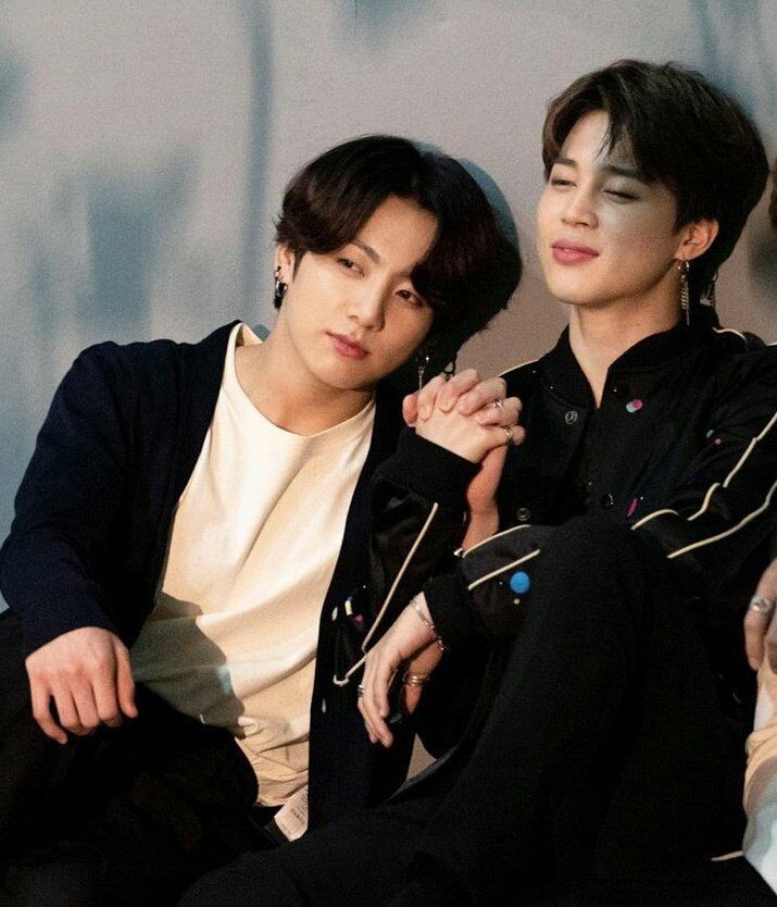 00h — sabe oq você e seven tem em comum???? é pq seven tem primeiro lugar na billboard e vc tem primeiro lugar no meu coração🥺🥺🥺 <a href="/lovekseulgi/">𔘓 (off)</a>, te amo neném.