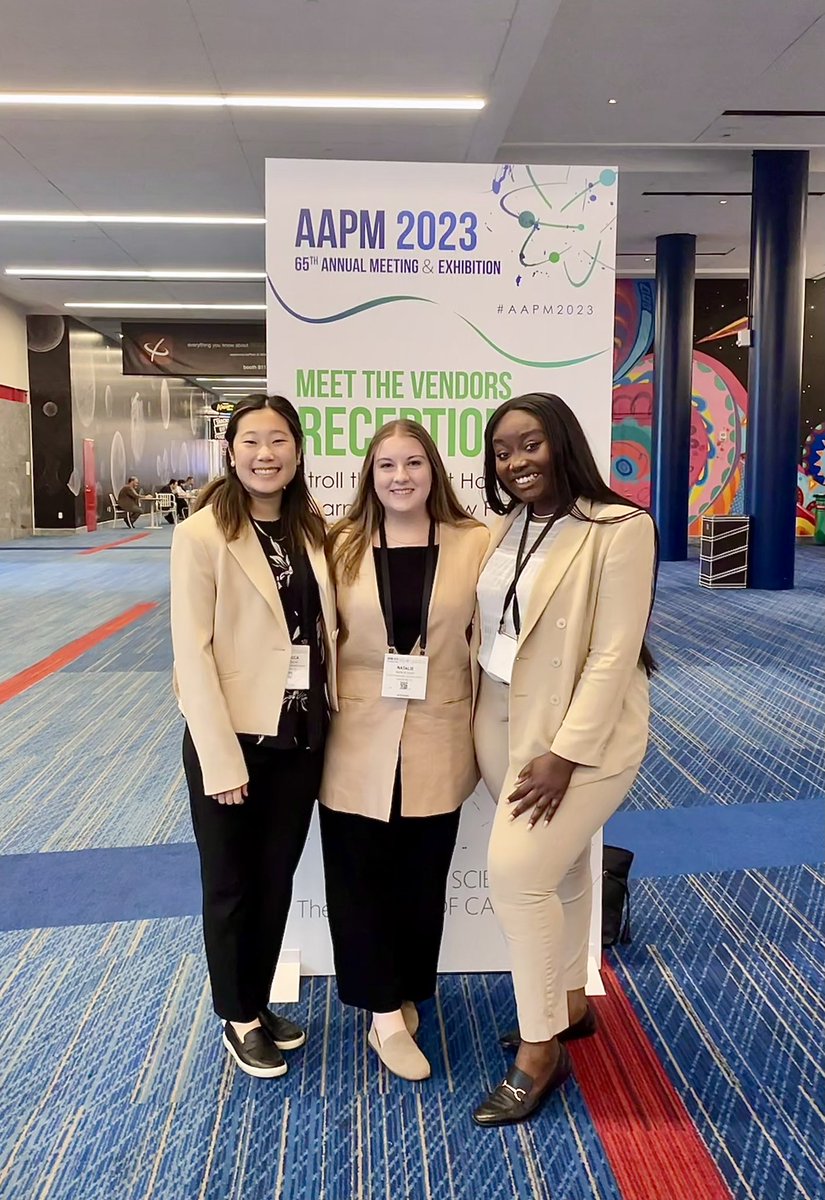 That’s a wrap on #AAPM2023 day 2, featuring accidental matching with some of my fellow first years!