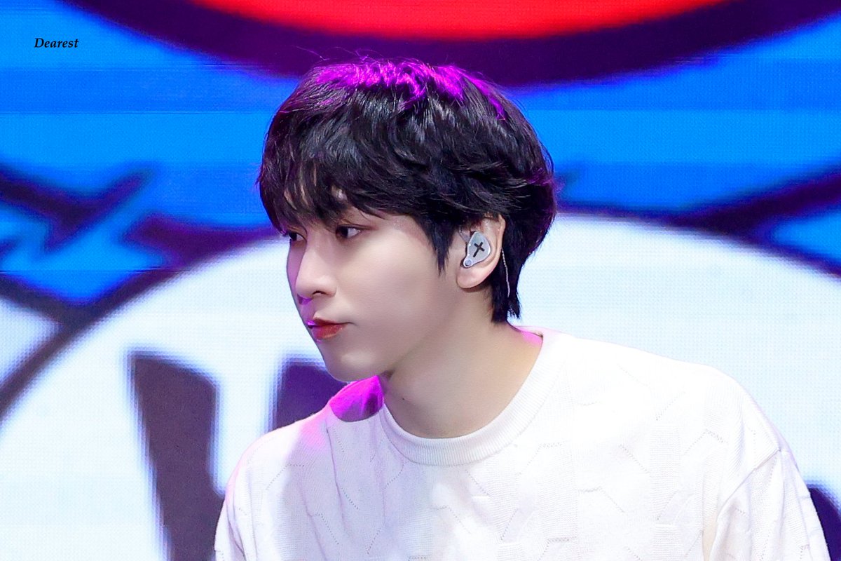 dearest_sw's tweet photo. 230603 서원밸리 그린콘서트   

앙증맞음 그 자체♡

#펜타곤 #신원 #고신원 #PENTAGON #SHINWON #KOHSHINWON https://t.co/JukuYpzs4j