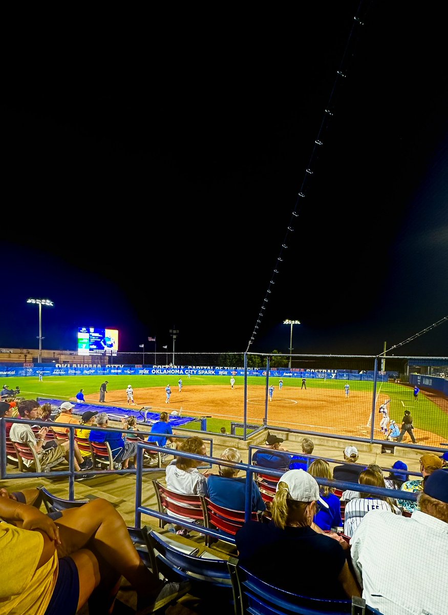 Made our WPF debut to cheer on <a href="/chels_renae/">chelsea</a> and <a href="/Ms_Bayless9/">Rylee Bayless</a> to a Spark win!