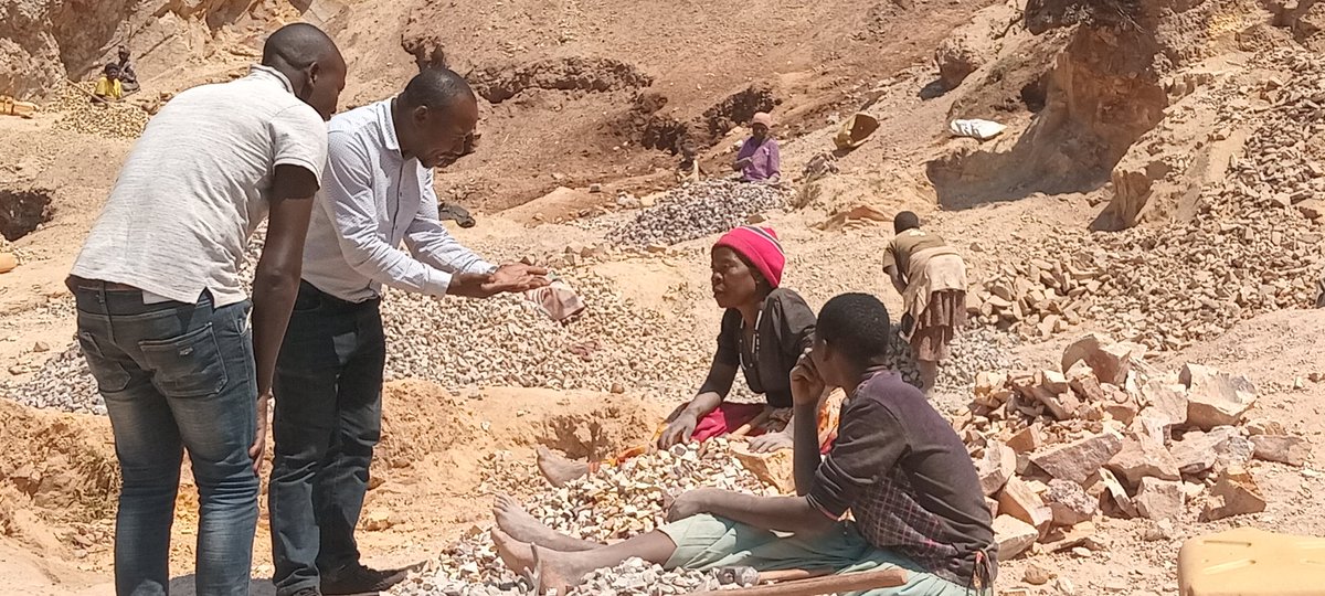 CepcomFor's tweet photo. The executive director @CepcomFor  @StephenKut38372 had a field interface with the community to study and establish practical approaches through which the communities could be empowered to gain from the area tourism https://t.co/28WHEk3ABB