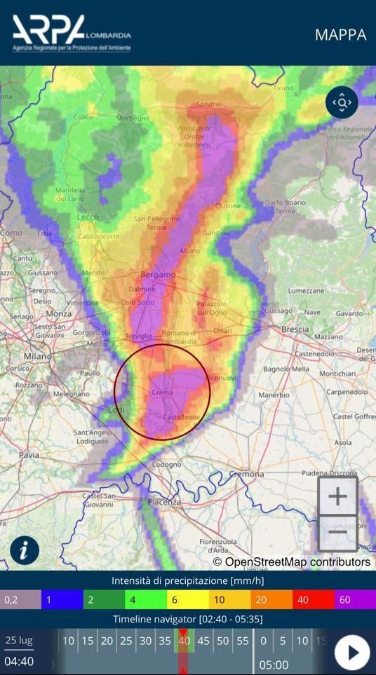 DamianoCattaneo's tweet photo. La situazione alle 4:40 in Lombardia è  drammatica!
Ancora tempesta e vento fortissimo.
#Capralba https://t.co/z6dzunZzK5