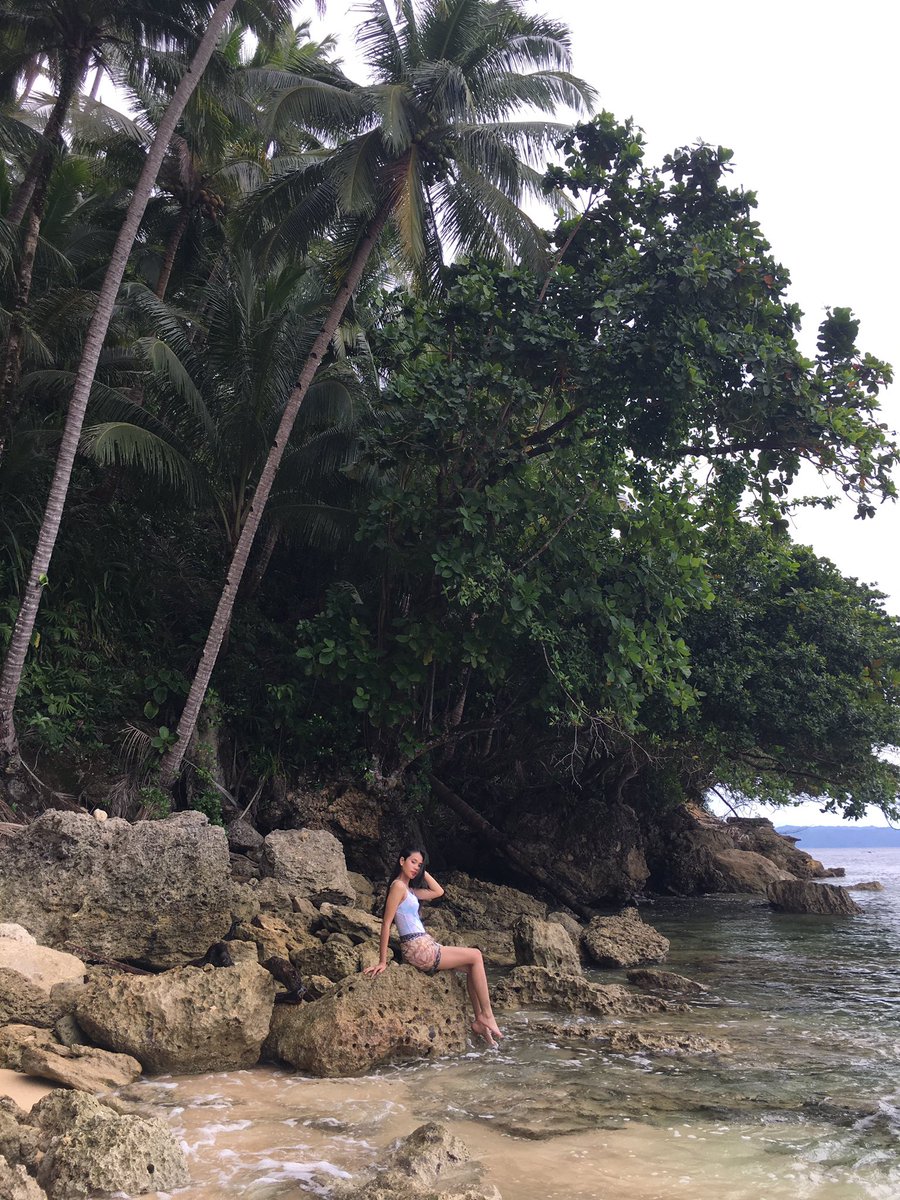 thindrei's tweet photo. Blown by the wind https://t.co/LqVQhFHg5q