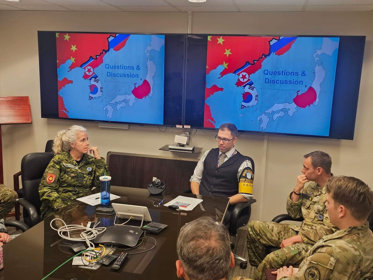 UN_Command's tweet photo. #Countdownto70 D-2
#Exercises have evolved over the years to encompass all forms of capabilities, including the ability to use dialogue & non-violent engagement between armed forces. Present-day exercises include UNC-led training on #negotiation in crisis & conflict. https://t.co/oSYqbnRLDJ