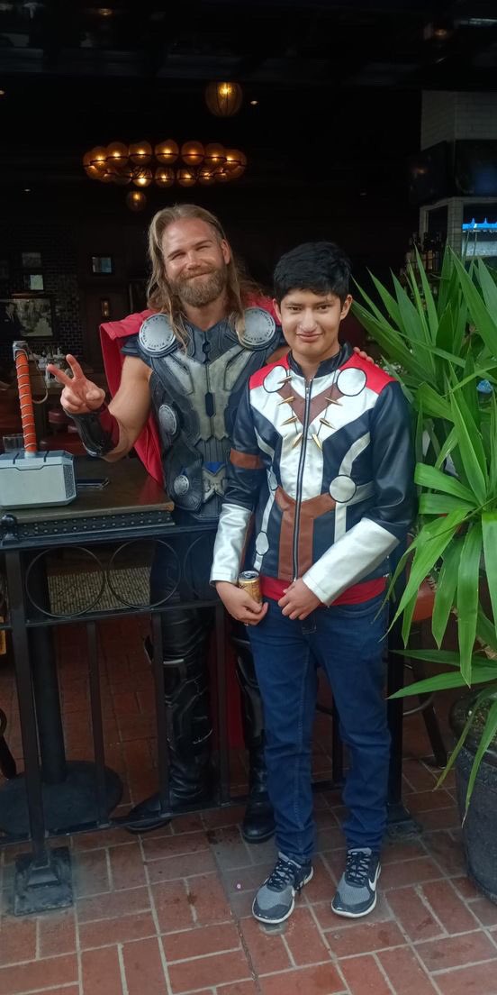 adriel_rob74341's tweet photo. Los vengadores sí existe https://t.co/CoXDoW6R6s
