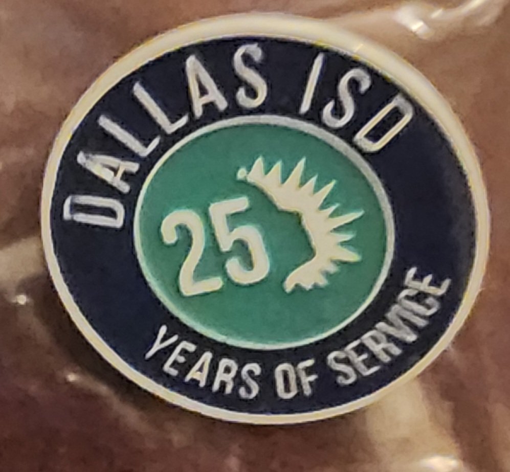 MississippiDiva's tweet photo. Service. #year30loading #DallasISDproud #ThisIsHome https://t.co/ncq4qT5R7R