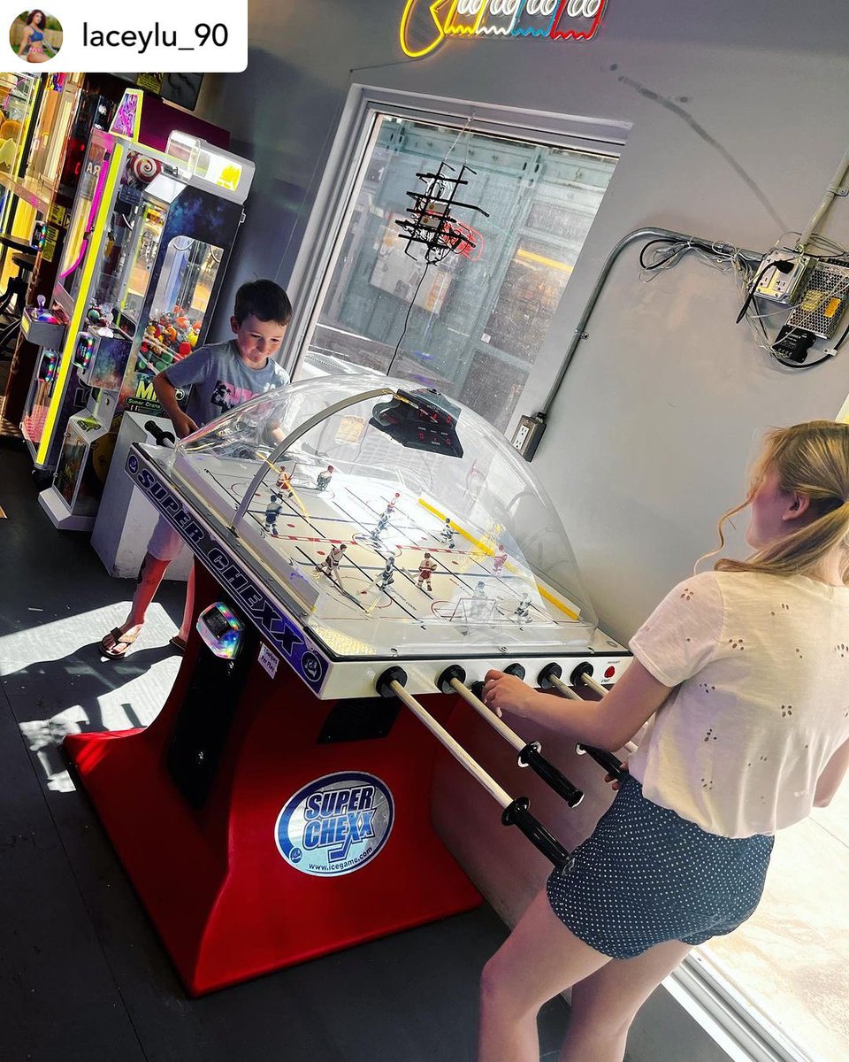 Have you visited Tesoro Arcade yet here at Green Jeans Food Hall?!

You’ll have a blast, just ask @laceylu_90 

GreenJeansABQ.com

#familytime #familyfun #tesoroarcade #greenjeans #foodhall #albuquerque