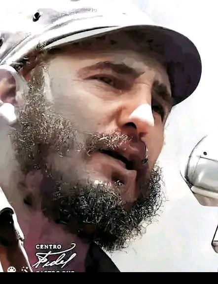 Benitod99963634's tweet photo. #FidelInmenso: "El pueblo no puede nunca bajar la guardia, ni el pueblo puede nunca abandonar su tarea creadora, porque esos son los caminos que nos conducen, definitivamente al triunfo". https://t.co/fSU8WafBlq