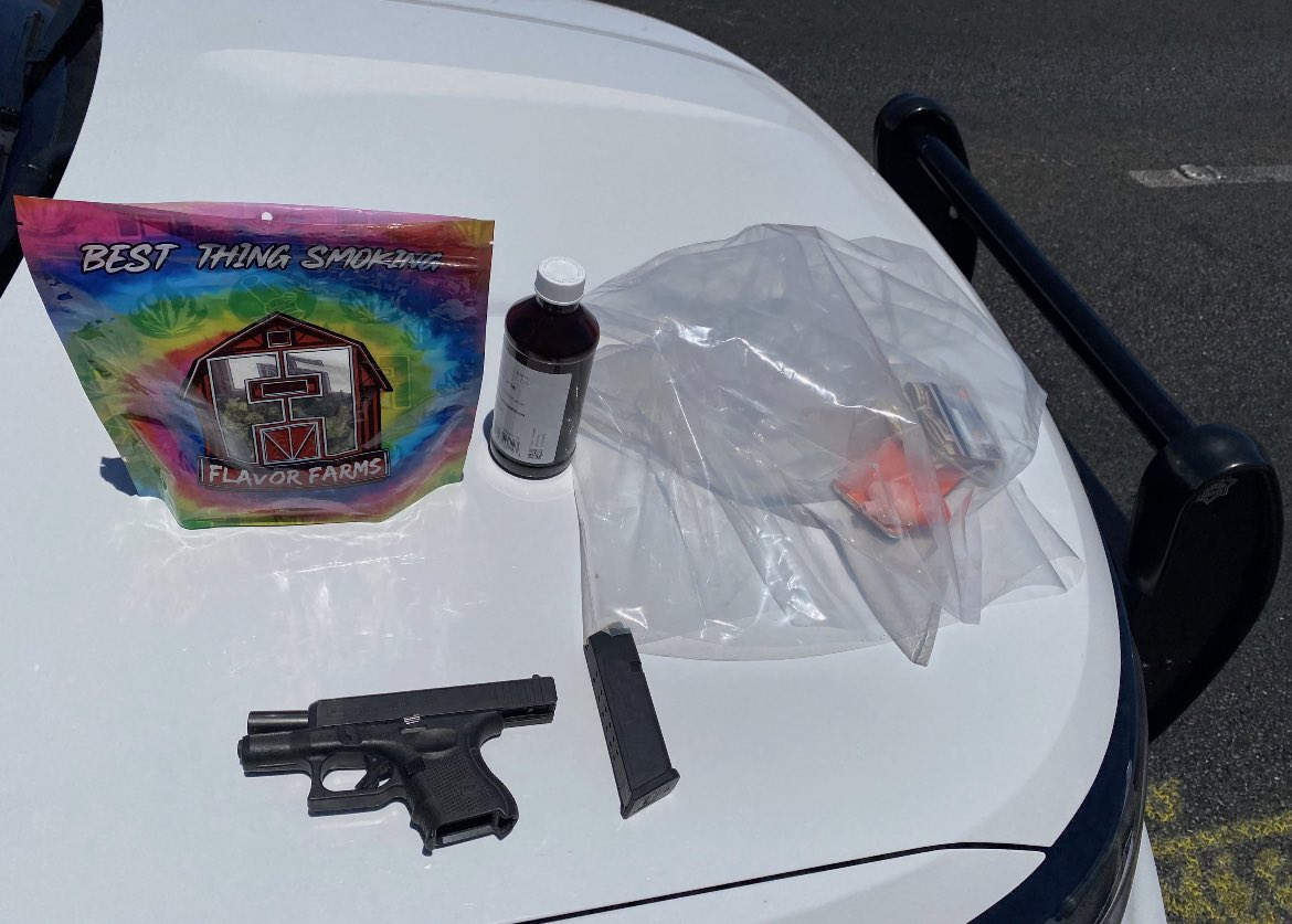 chiefjasonpotts's tweet photo. Last Thursday, one of our @CityOfLasVegas Deputy City Marshals stopped a car for unsafe speed. A subsequent investigation led to the discovery of the driver being a felon in possession of a firearm & other items. #operationsafer https://t.co/X0HzgVltc7