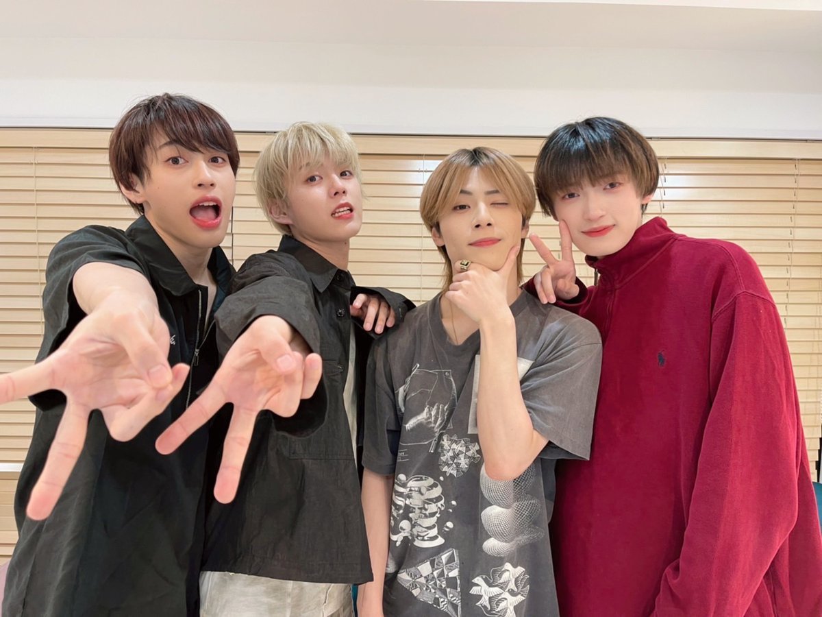 ＼🐼Thank You🐼／

昨日はBXW FINAL PHOTO SESSIONありがとうございました✨

皆様からの想いを受け取り、
ワンマンライブに向けてより一層頑張っていきます💨

次回はいよいよBXW FINAL LIVE -DearCROSS-となります🍀
ご来場お待ちしております😊

#BXW #ビエク