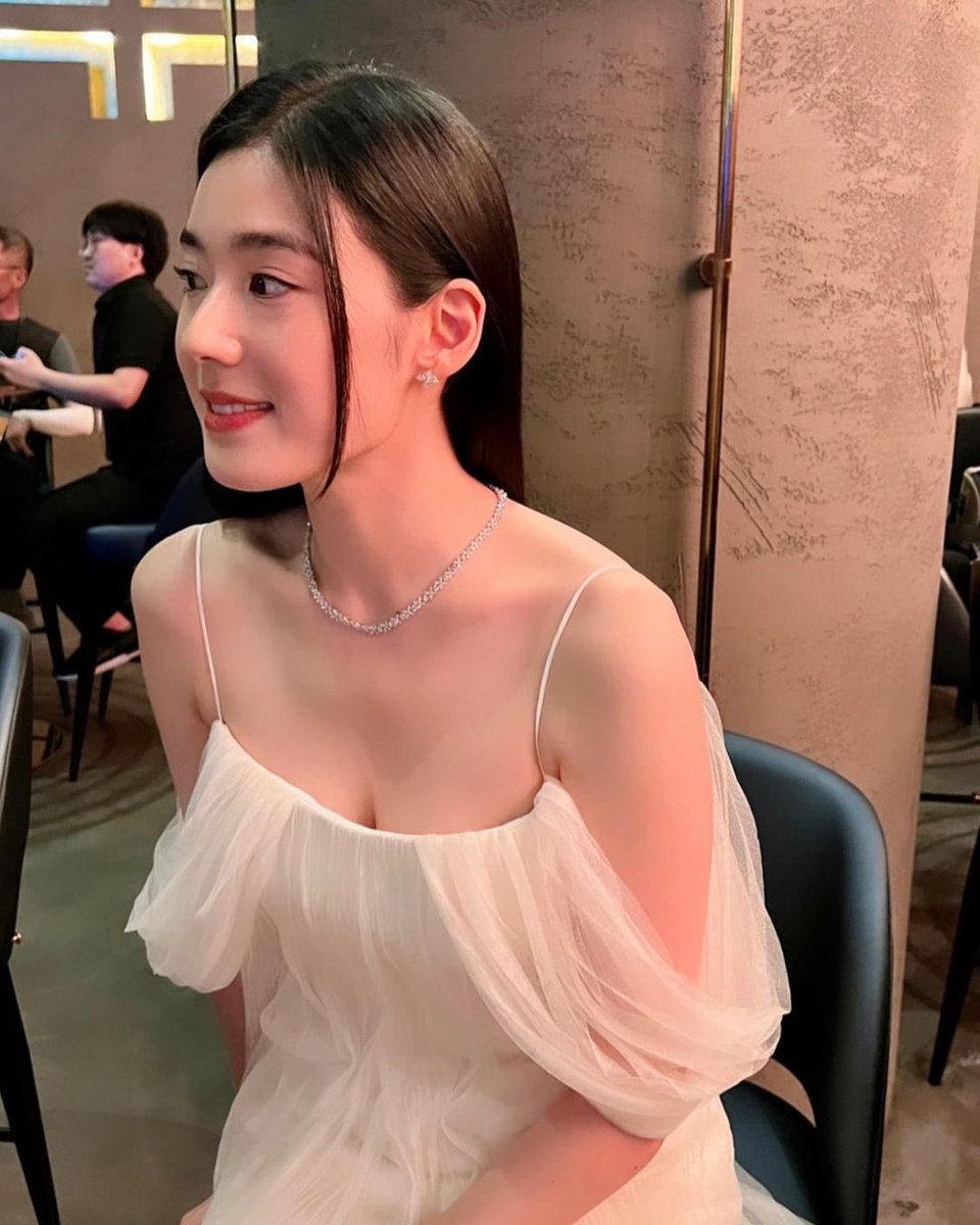 🐰| Atualização da manager Eunho no Instagram com a Jung Eunchae.