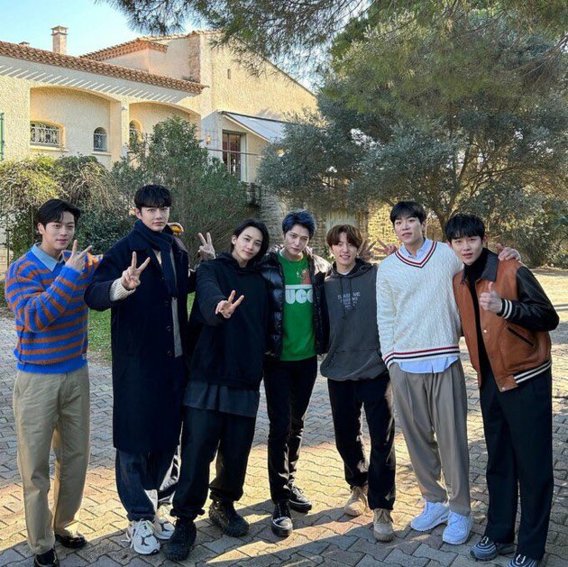 kt74315's tweet image. 我らがTANくん、豪華キャストに名を連ねてすごいね🫢✨✨

レカムさん全然アナウンスしてくれないから最近知ったよ私……

フランスでロケした(2月の話)って、どんな作品なんだろ。楽しみ😚
#魔法のランプ #magiclamp
#Tan #Seokwon  #Ciipher

instagram.com/magiclamp_stud…