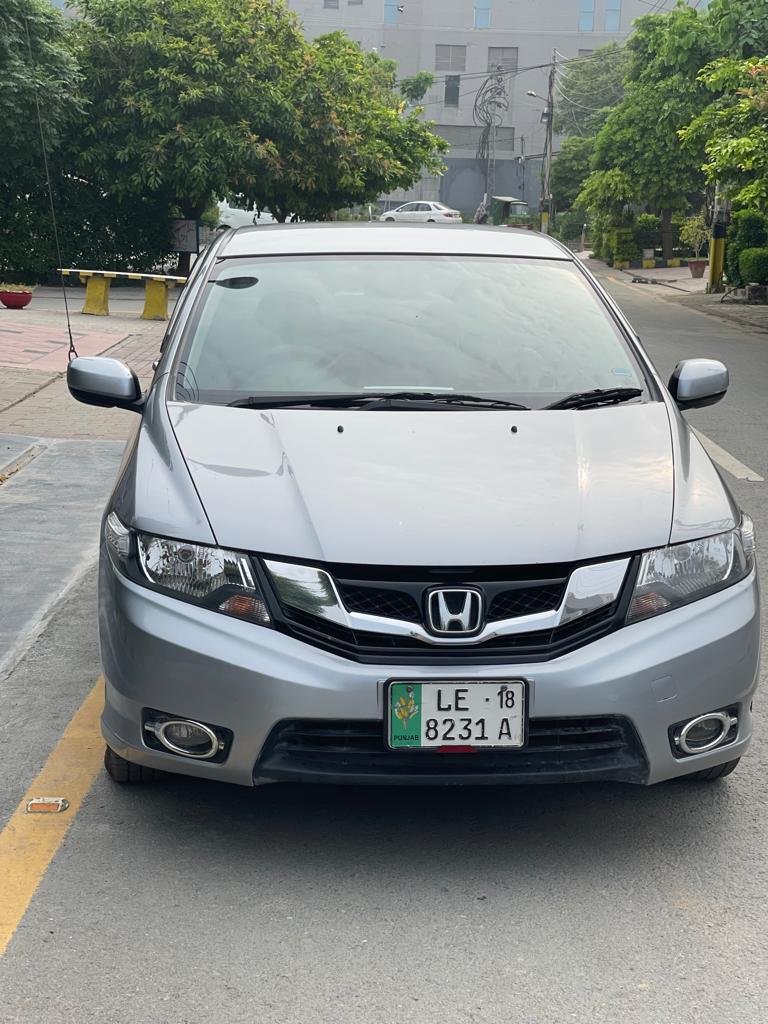 AutoDealspk_'s tweet photo. Honda City 1.3 i-VTEC 
See More: https://t.co/A83hM0w5wV
Model 2018
Location: Lahore https://t.co/dPJbk7KAPj