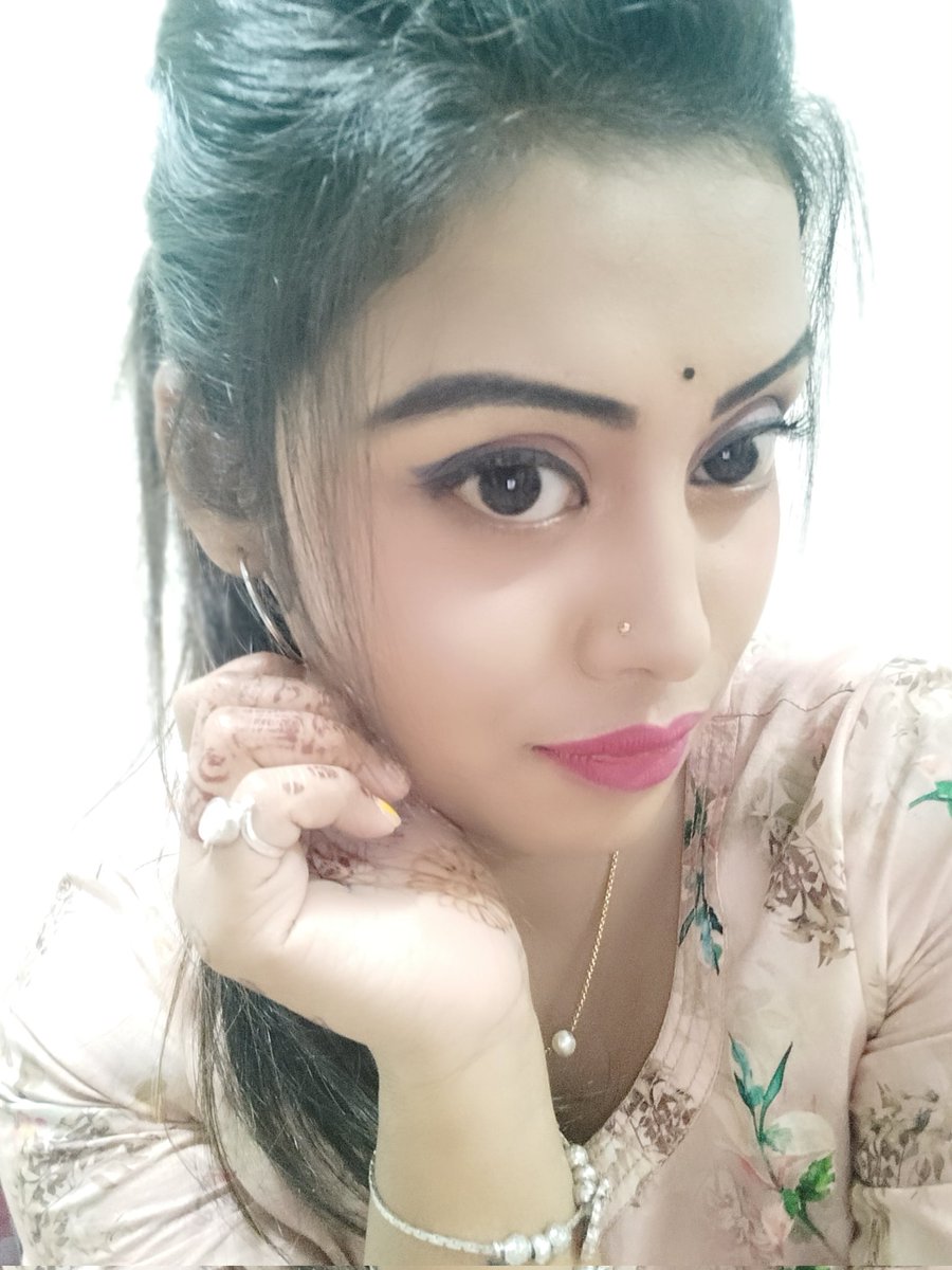 DeeptimayeeC's tweet image. ଅନ୍ୟ ଲୋକ ପାଇଁ ନିଜକୁ କେବେ ହଜେଇ ଦିଅନ୍ତୁ ନାହିଁ... 💖💖
#selflove 
#deeptimayeechand