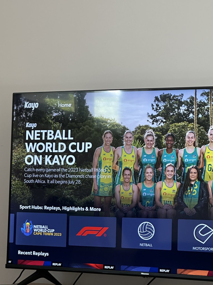 EmilyGreenaway7's tweet photo. What we like to see. Also thanks to whoever changed the 505 channel logo to the fox netball logo 🙌🏼 https://t.co/BokiAwvk75