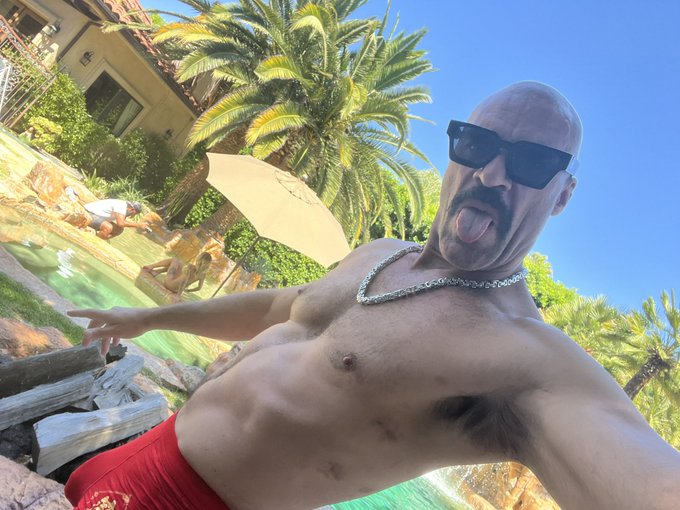 I can&rsquo;t trust a mustache less man! https://t.co/oeCPkcwWRc
