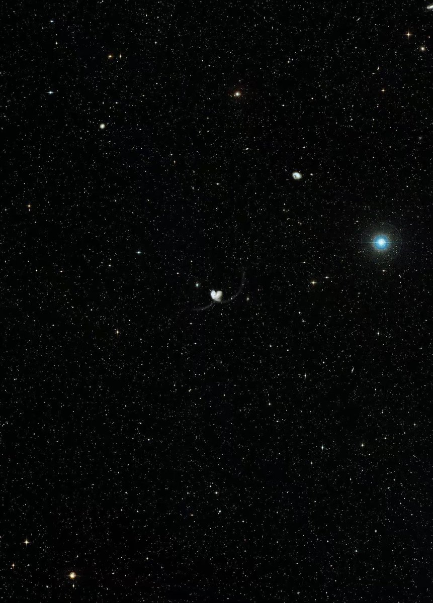 MelanchoIicMind's tweet photo. Collision between two galaxies (NGC 4038 and NGC 4039) https://t.co/LYHt9Tpd3M