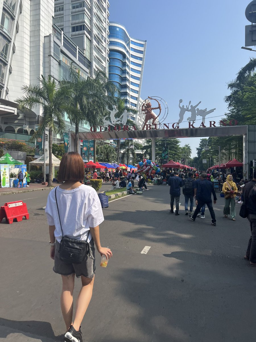 yuria_623's tweet photo. 屋台でいろんな食べ物に挑戦してみた🌱
ぜひ観てね♡ ↓

Car Free Day Jajan di kaki lima! カーフリデー2023 (毎週日曜日開催) 屋台食べ歩き！ ジャカルタ｜インドネ... https://t.co/rnB5cUgVy9 @YouTubeより

#cfd #jakarta #屋台飯 https://t.co/4c1EsIXqyW