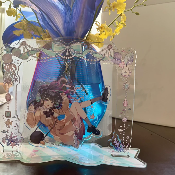 【‧✧̣̇‧3周年記念グッズセット情報‧✧̣̇‧】  ①ゆらゆらアクリルスタンド(1,4枚目) ②ポストカードセット(2,3枚目) ③チェキ風ステッカー ④3周年ありがとうボイス(Short ver.)  とっっっっても可愛い出来になっております ぜひご購入くださいませ〜〜  