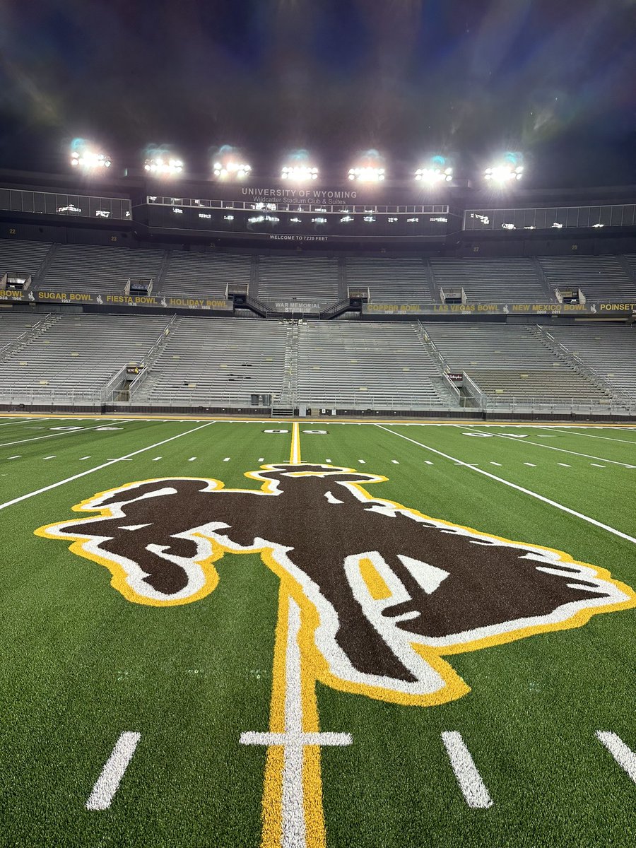 Just me, our great crew, and the best logo in the world hanging out on late Monday night! Special thanks to our @MammothBuilt  <a href="/FieldTurf/">FieldTurf</a> crew working late to finish up the new field! 👊#moretocome #leaveitallonthefield <a href="/wyo_football/">Wyoming Cowboy Football</a> 🏈🏈 #gowyo