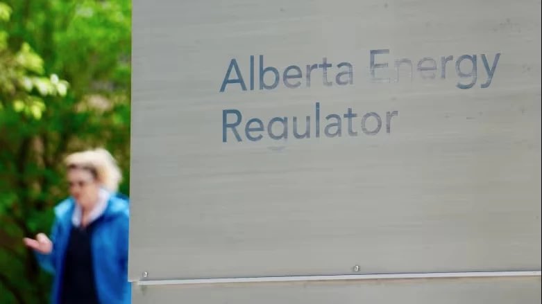 2PNews's tweet photo. Alberta’s Energy Regulator shits down company that drilled 1.3 million meter long commingled wildcat well. #oilandgas #energyindustry #Alberta #oilandgasnews 
https://t.co/cIulQmgapU https://t.co/mCFcljfKZQ