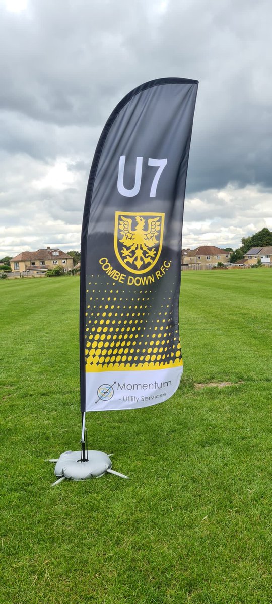 We’re gearing up for the 23/24 #MinisRugby season. Big thanks to momentumutilityservices.com for sponsoring our U7s flag, and to Momentum’s Head of Compliance and, more importantly, U7s coach, coach Phil Cooper! New girls and boys always welcome.