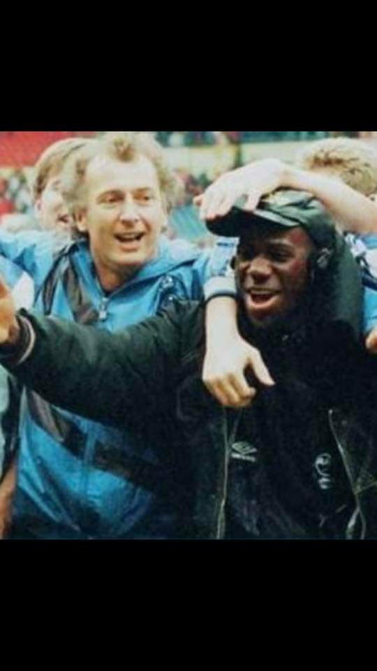 I've taken time to absorb what's happened with both the gaffer #TrevorFrancis and now #ChrisBartWilliams passing. Both more importantly than football were good human beings, life is promised to no one, treat people right & enjoy life #RIP #TrevorFrancis & RIP #ChrisBartWilliam