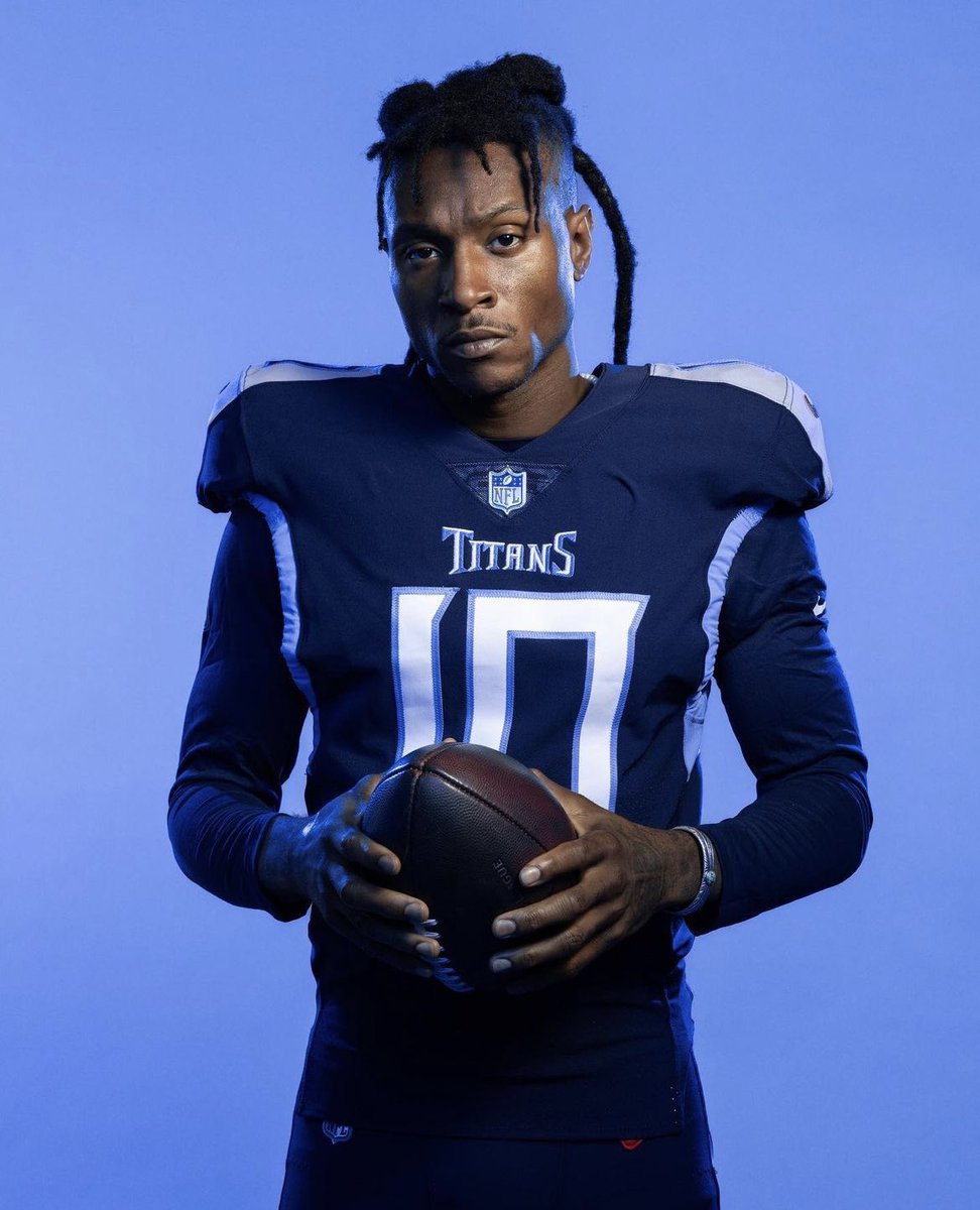 Deandre Hopkins has officially inked a new deal with the @Titans and will wear #10 next season. 

#ClemsonNFL https://t.co/0Bmo3QxAv4