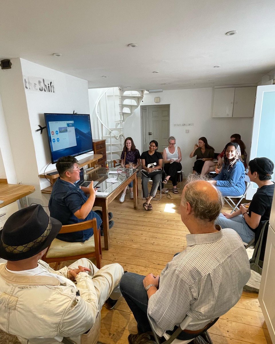 Rebecca Moss tweet media