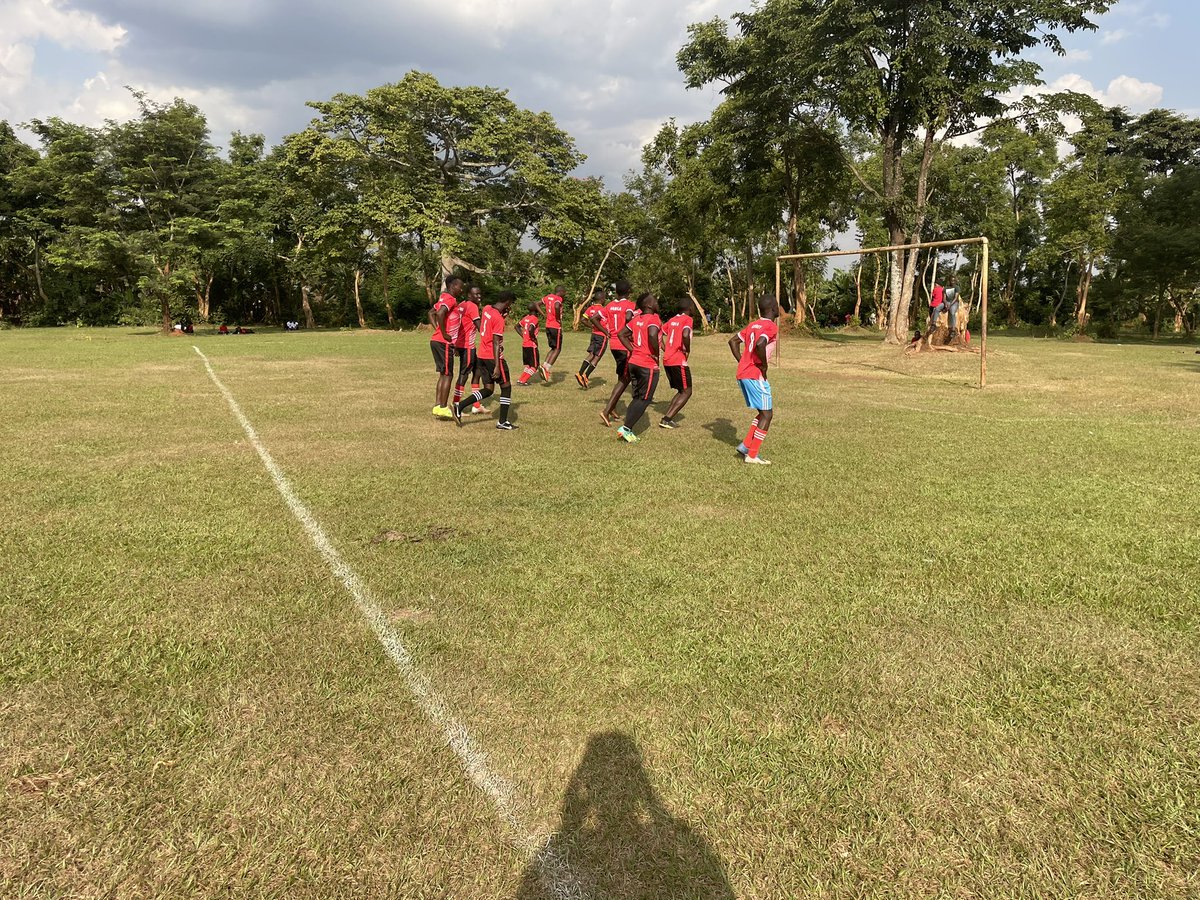 KabilaObbo's tweet photo. Sports in one way of ensuring stakeholder management in our society.
Glad to have participated in a football match between @TEACH4UG and Staff of Uganda Martyβs SS Kayunga.
As the goal keeper, I performed my role to its best, and we won.
#Teach4UG https://t.co/LJWuAwa7pW