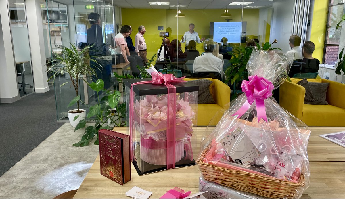 It's always nice when businesses bring in gifts. It's a massive perk for being based in a #coworkingspace  
#startup #smallbusiness #tech #freelancer